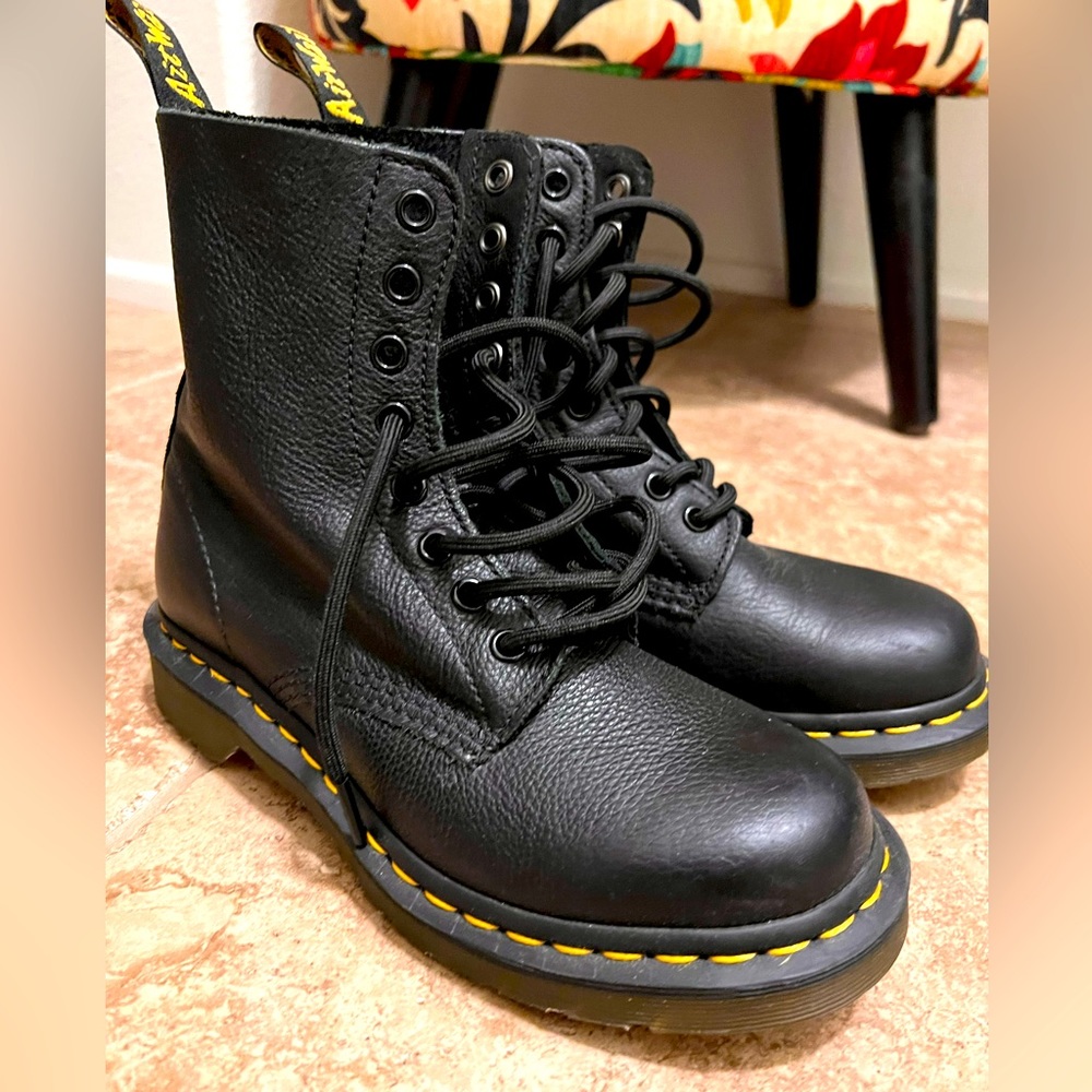 Dr. Martens Pascal boots, size 6 US L